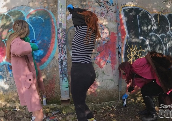 022423_beautiful_models_poppy_cheri_and_josie_fresh_on_vacation_graffiti_tagging_some_art_nude_outdoors