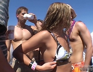 031004_spring_break_gone_wild_party_during_the_day_at_beach_club