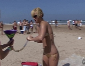 040107_topless_girls_on_the_beach_then_the_boat_then_one_girl_masturbates_back_at_the_hotel_vacationing_with_strippers