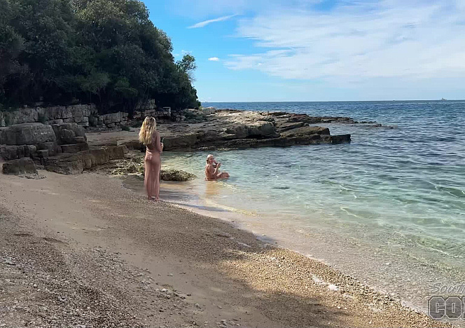 041025_undewater_swimming_babes_samanta_rouge_and_rosalinda_enjoying_the_sea_while_on_vacation