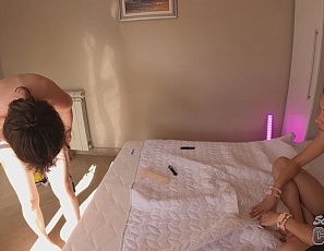 041224_candy_girls_sofie_fucking_her_friend_josie_with_her_favorite_strapon_dildo_at_the_beach_house