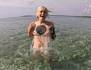 050526_underwater_naked_swimming_with_brille_on_vacation_in_croatia