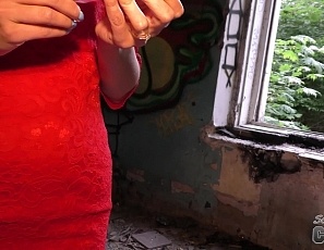 051917_gorgeous_new_model_caroline_masturbating_in_an_abandoned_building_with_so_much_graffiti
