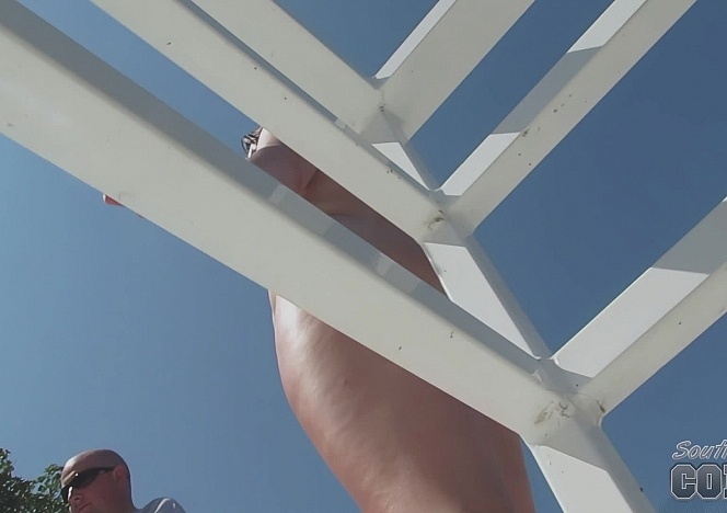 052712_hot_naked_babes_and_boats_at_party_cove_lake_of_the_ozarks