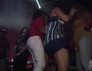 052909_upskirt_filming_hot_club_girls_in_tampa_florida_some_girls_showing_tits_and_pussy