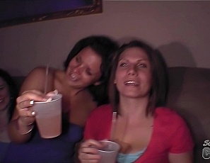 061212_young_hot_college_girls_getting_naked_contest