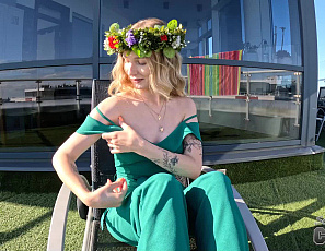 062326_gorgeous_blonde_celebrating_midsummer_summer_solstice_masturbating_in_the_sun_wearing_a_flower_crown