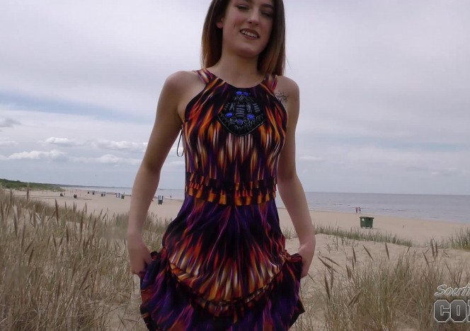 071018_stunning_18yo_anusha_masturbating_on_the_beach_sandy_orgasm