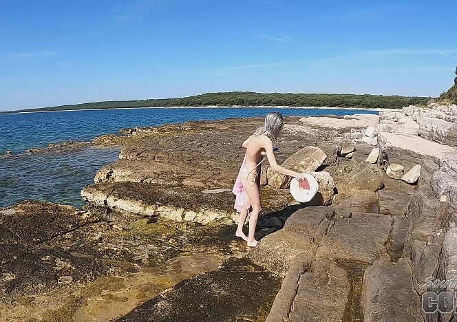 071322_hot_skinny_blonde_model_poppy_masturbating_on_a_rocky_adriatic_beach_and_sunbathing_nude