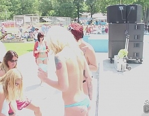 072514_nice_mix_of_video_from_the_nudes_a_poppin_2014_festival