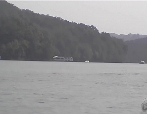 090307_rented_pontoon_boat_with_two_gorgeous_models_who_like_to_be_naked_outdoors_lake_ofthe_ozarks