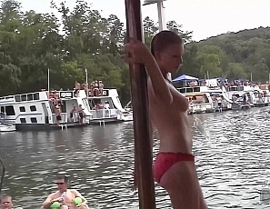 090406_lots_of_pussy_eating_and_random_girl_bj_at_partycove_lake_of_the_ozarks