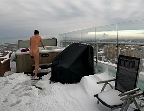 123121_naked_highshcool_girl_roaslina_snow_day_underwater_jacuzzi_masturbating